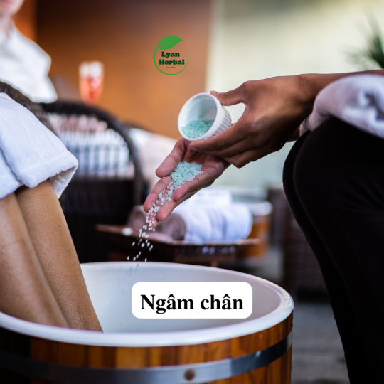 Muối tắm thảo mộc 250g/hủ (herbal bath tea) muối hồng himalayavà hoa khô