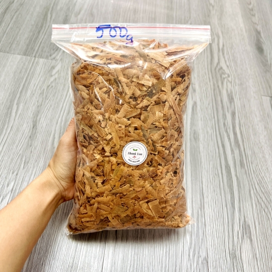 Vụn gỗ Xá Xị ( ẩm nhẹ gỗ tươi) thơm nồng tự nhiên dể chịu,  xua đuỗi côn trùng, thư giản tinh thần khử mùi hôi hiệu quả