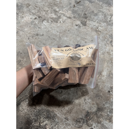Thanh Gỗ Ngọc Am ( gỗ Hoàng Đàn) thơm dể chịu thần kinh, đốt xông thanh tẩy hương tự nhiên nồng ấm